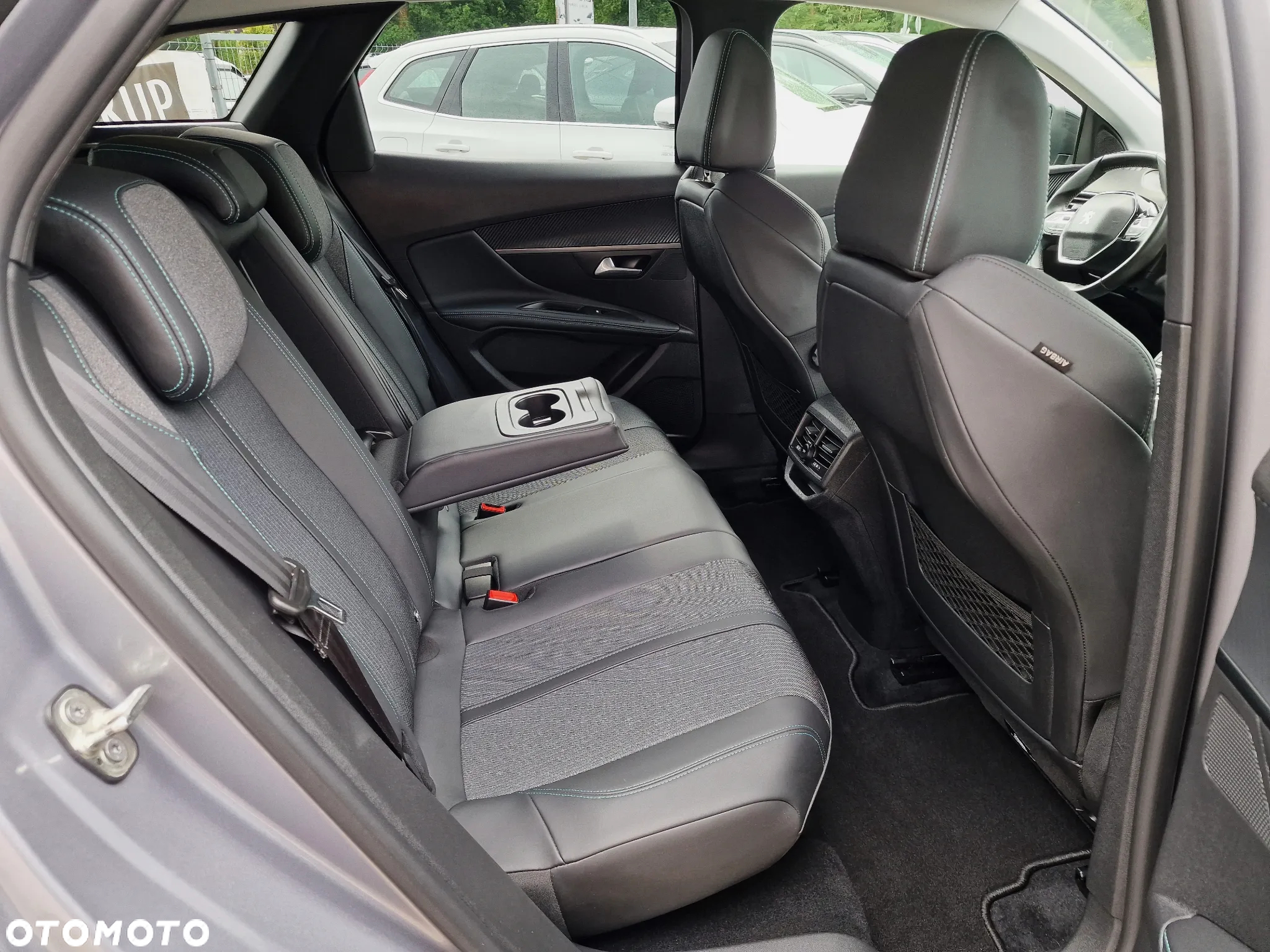 Peugeot 3008 1.5 BlueHDi Allure S&S EAT8 - 16
