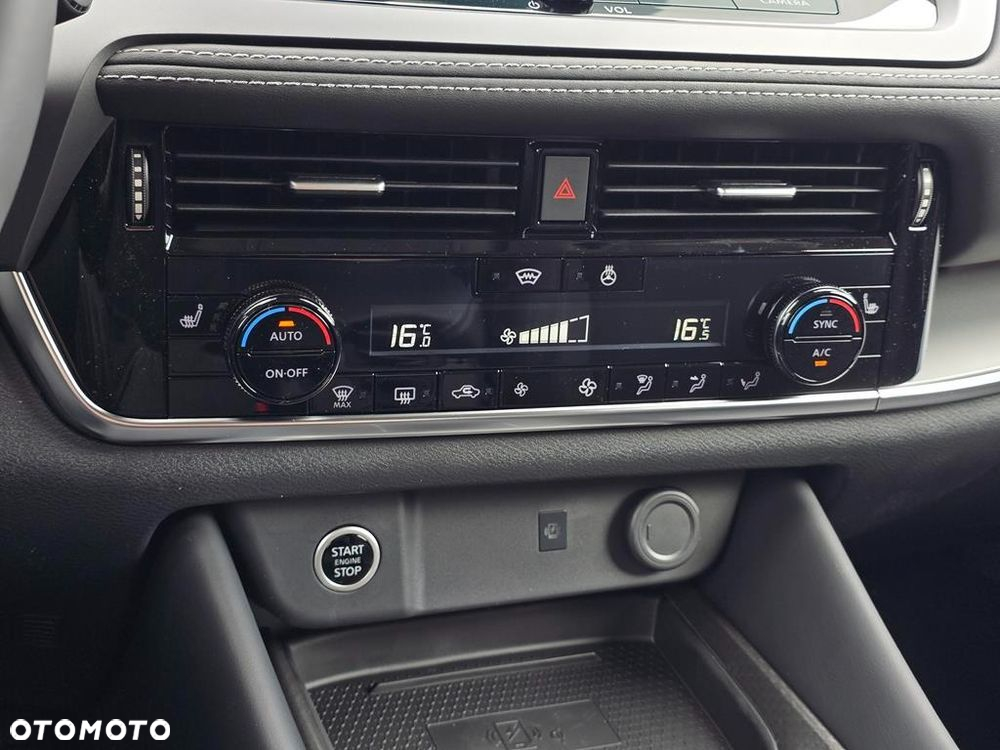 Nissan Qashqai 1.3 DIG-T mHEV N-Connecta Xtronic - 19