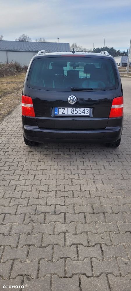 Volkswagen Touran - 4
