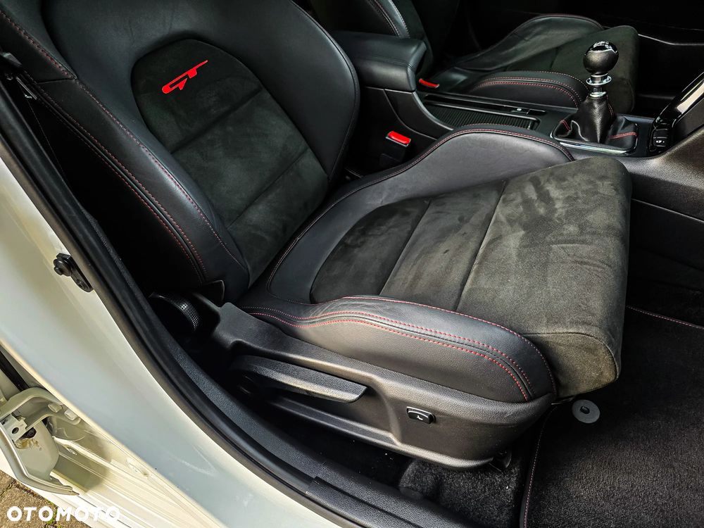 Kia Ceed - 38
