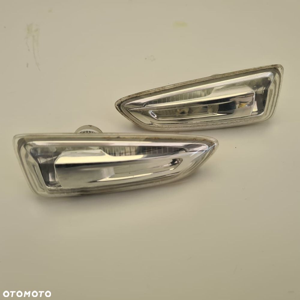 insignia b kierunkowskaz migacz lewy prawy błotnik - 1