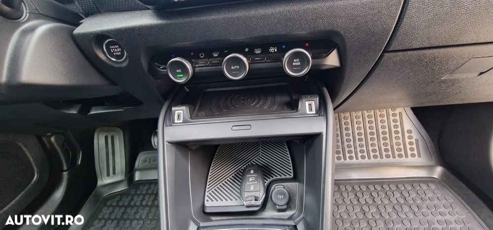 Citroën C4 PureTech 130 Stop&Start EAT8 SHINE - 29