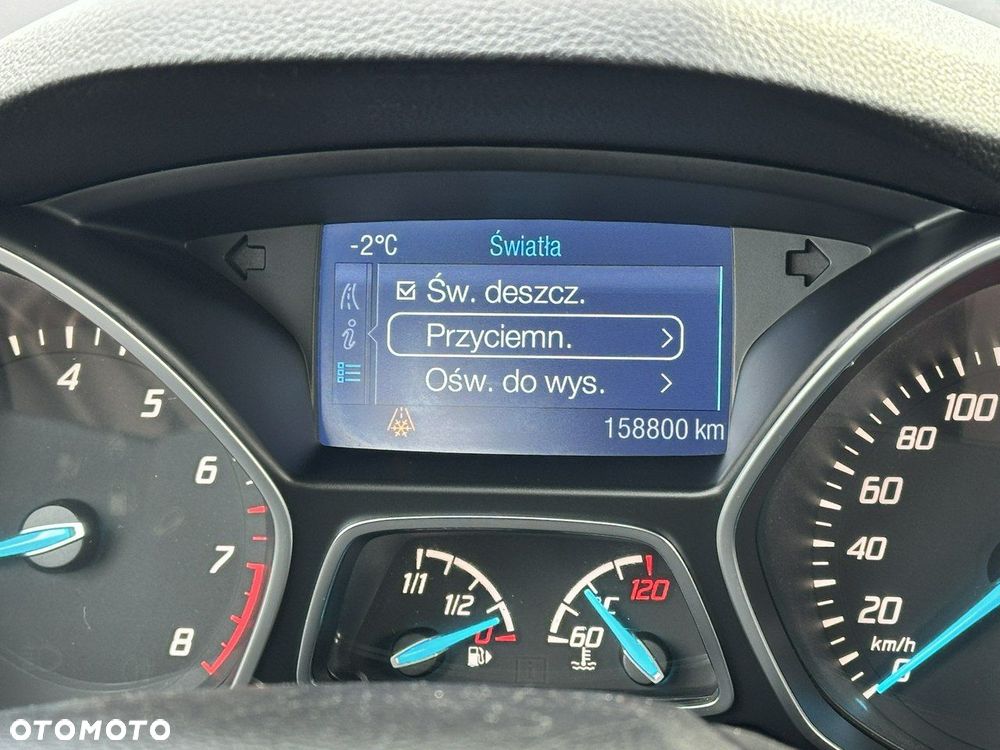 Ford Kuga 1.6 EcoBoost 2x4 Titanium - 29