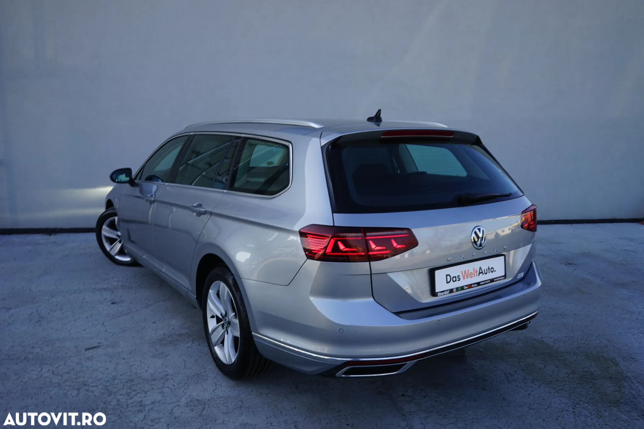 Volkswagen Passat Variant 2.0 TDI DSG Highline - 4