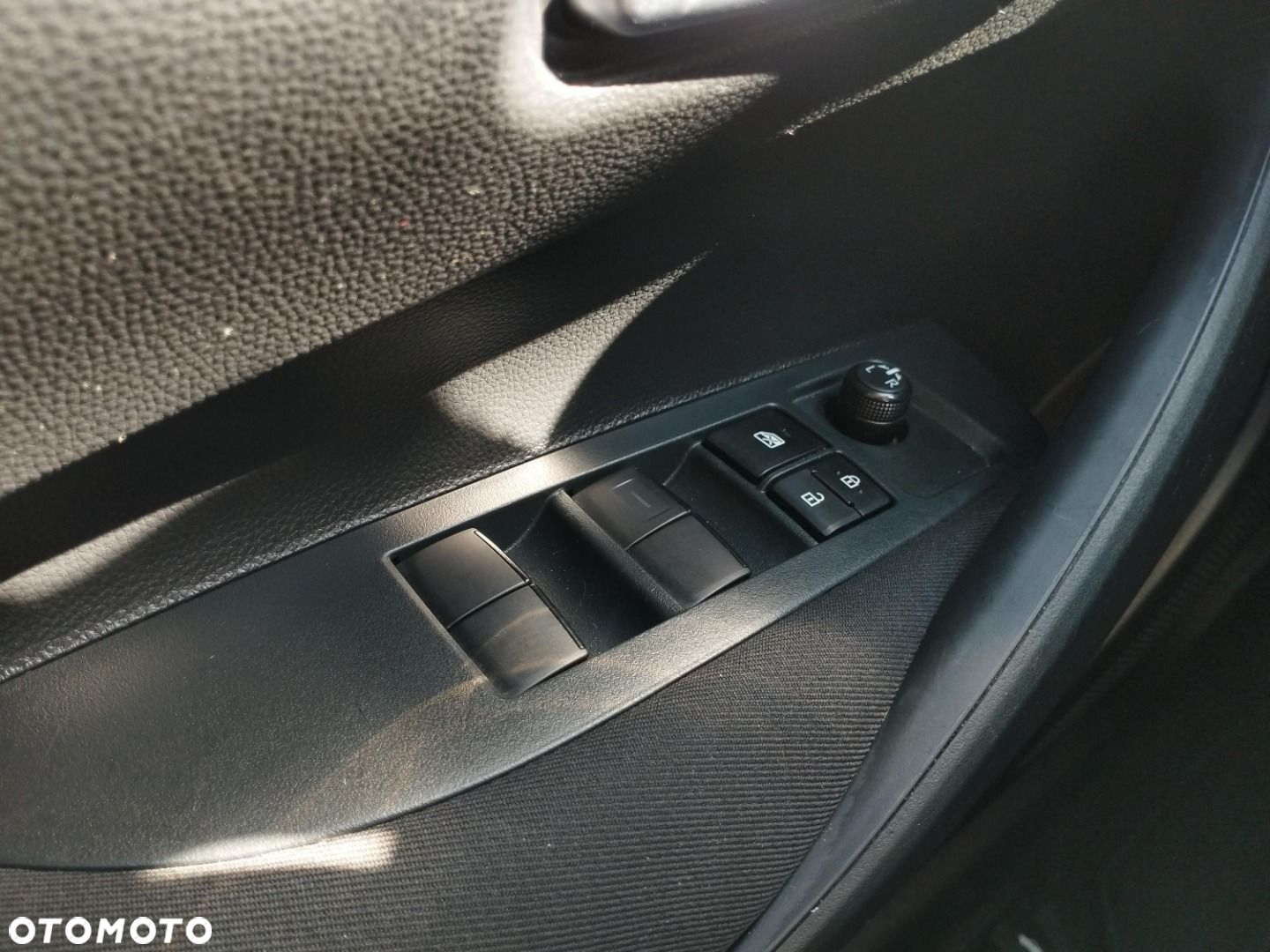 Toyota Corolla - 20