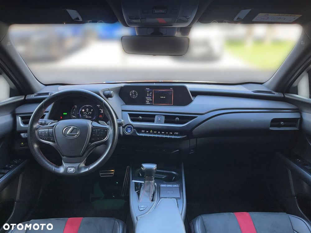 Lexus UX - 8
