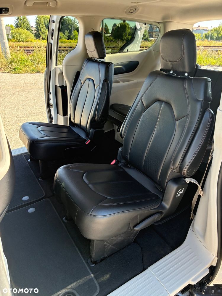 Chrysler Pacifica - 18