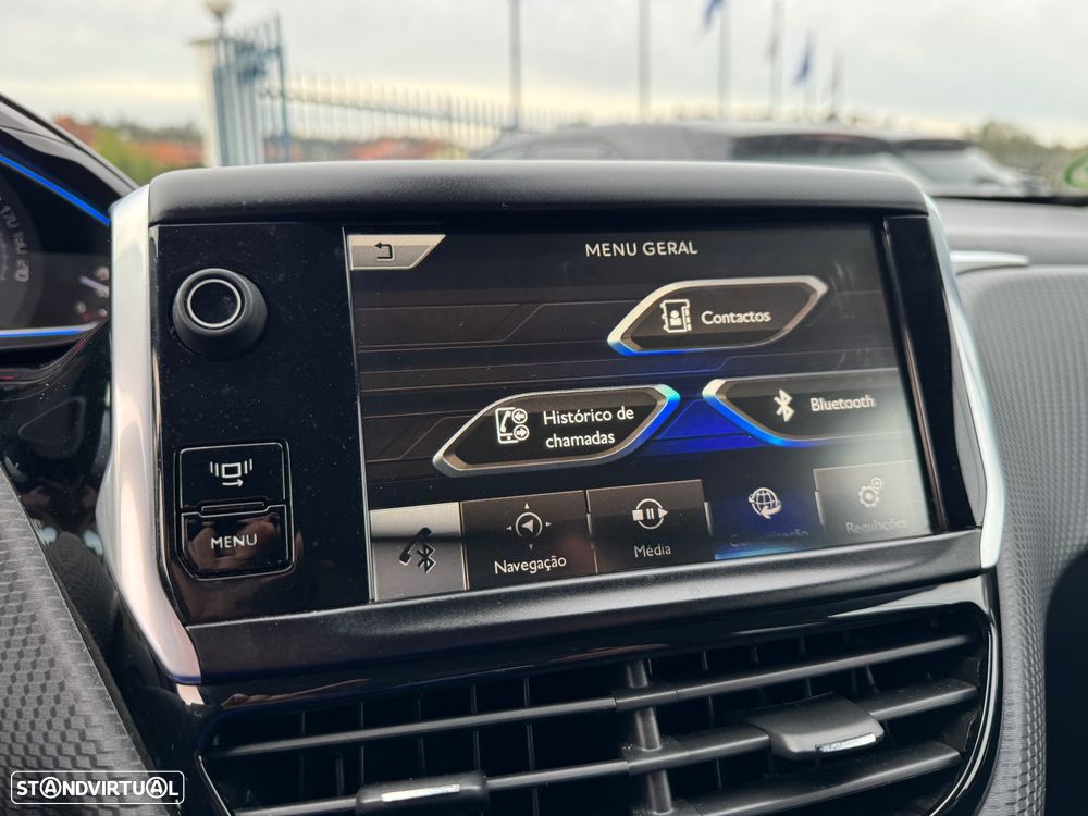 Peugeot 2008 1.4 HDi Allure - 23