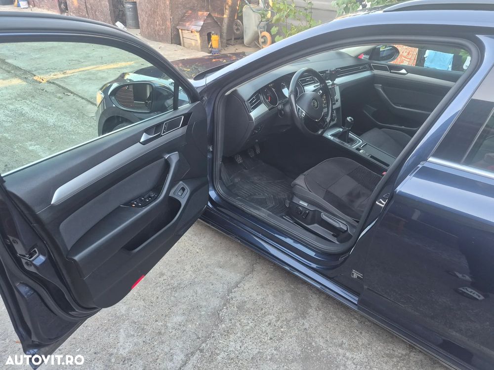 Volkswagen Passat 1.6 TDI Comfortline - 2