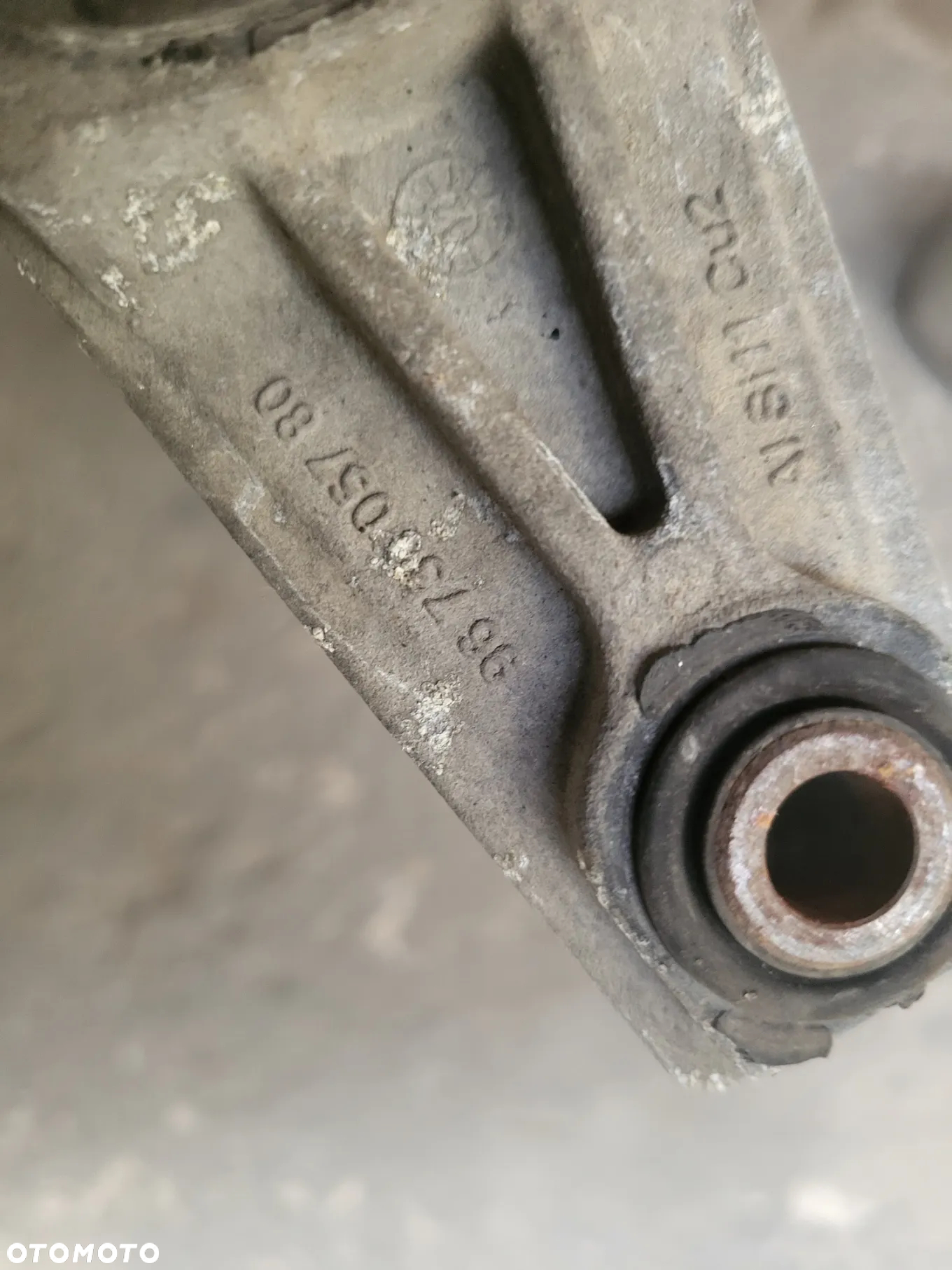 Łapa poduszka silnika Citroen Peugeot 1.6 E HDI - 3
