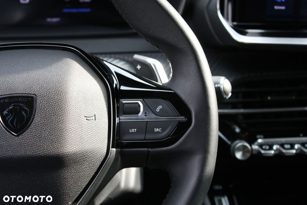 Peugeot 2008 1.2 PureTech Allure S&S EAT8 - 25