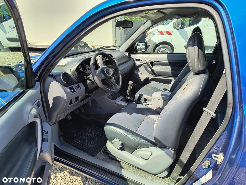 Toyota RAV4 D-4D 4x4 Sol - 12