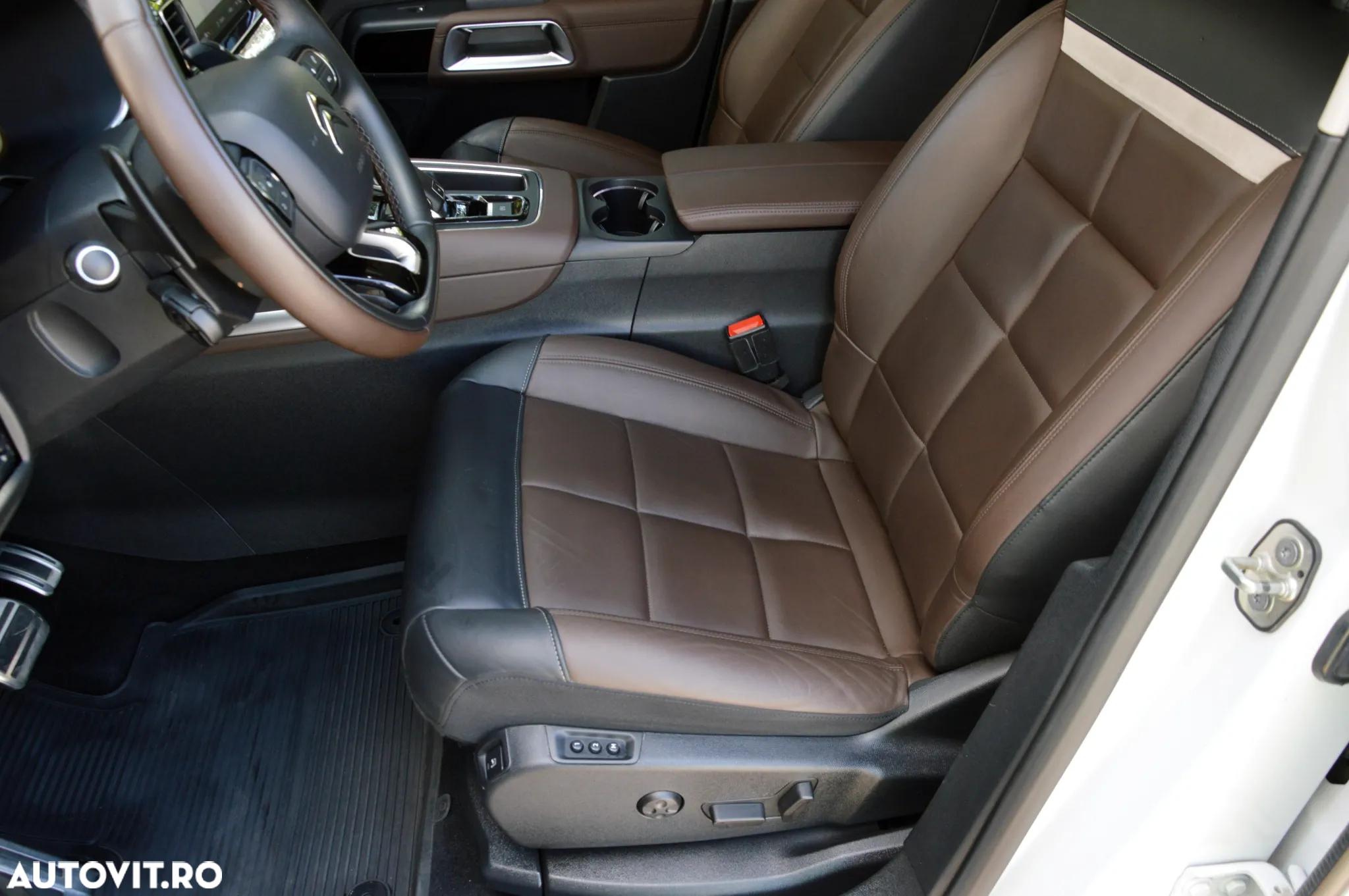 Citroën C5 Aircross 1.6 PureTech S&S EAT8 Shine - 27