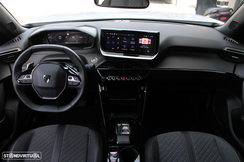 Peugeot 2008 1.2 PureTech Allure EAT8 - 3
