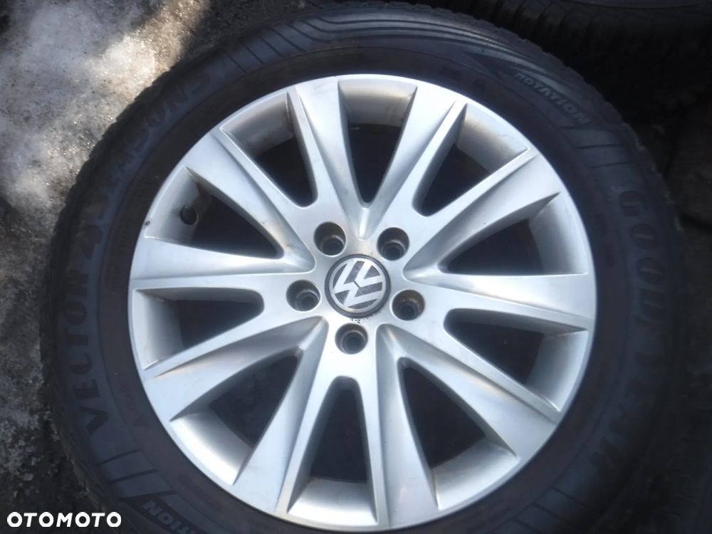 VW Tiguan Audi Q3 alufelgi   opony 235/55/17 17 5X112 ET43 7J  5N0601025M - 3