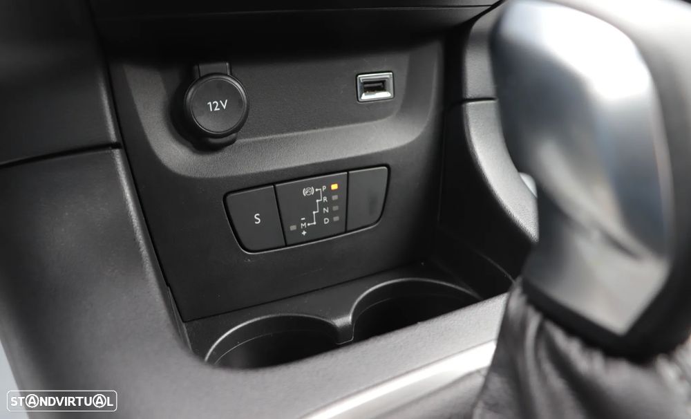 Citroën C3 1.2 PureTech Shine EAT6 - 24