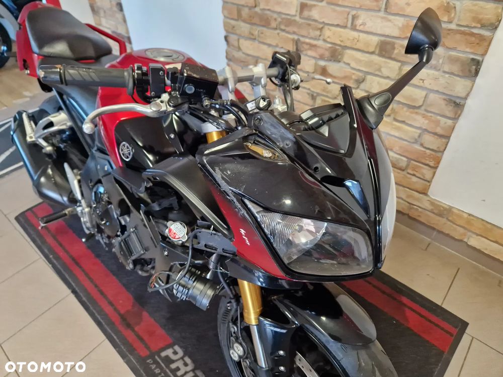 Yamaha FZ - 12