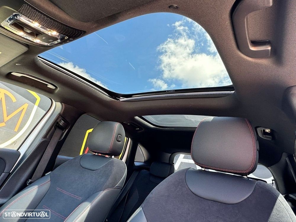 Mercedes-Benz GLA 250 - 26