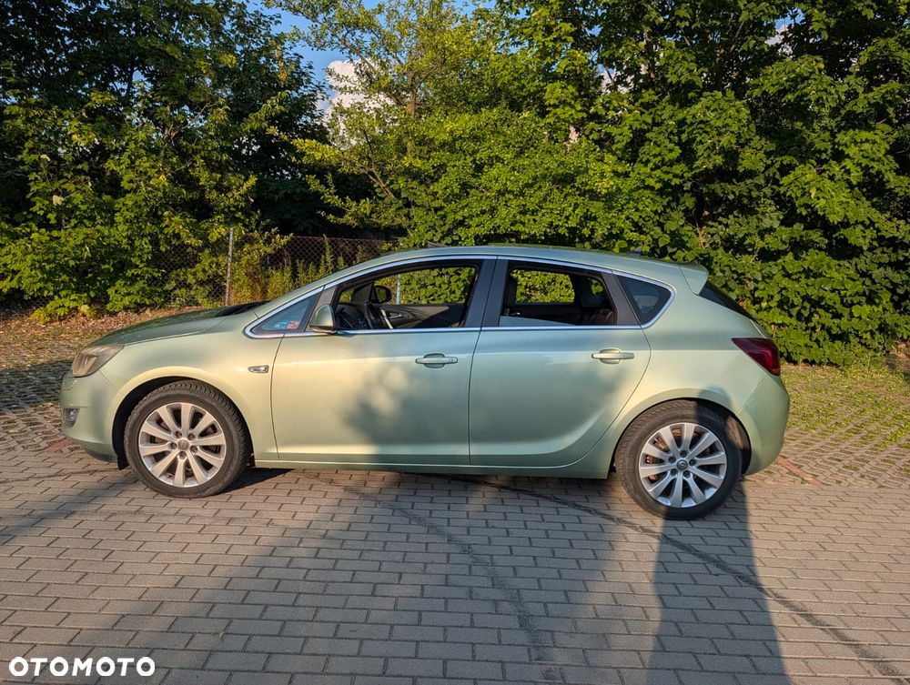 Opel Astra 2.0 CDTI DPF Cosmo - 2