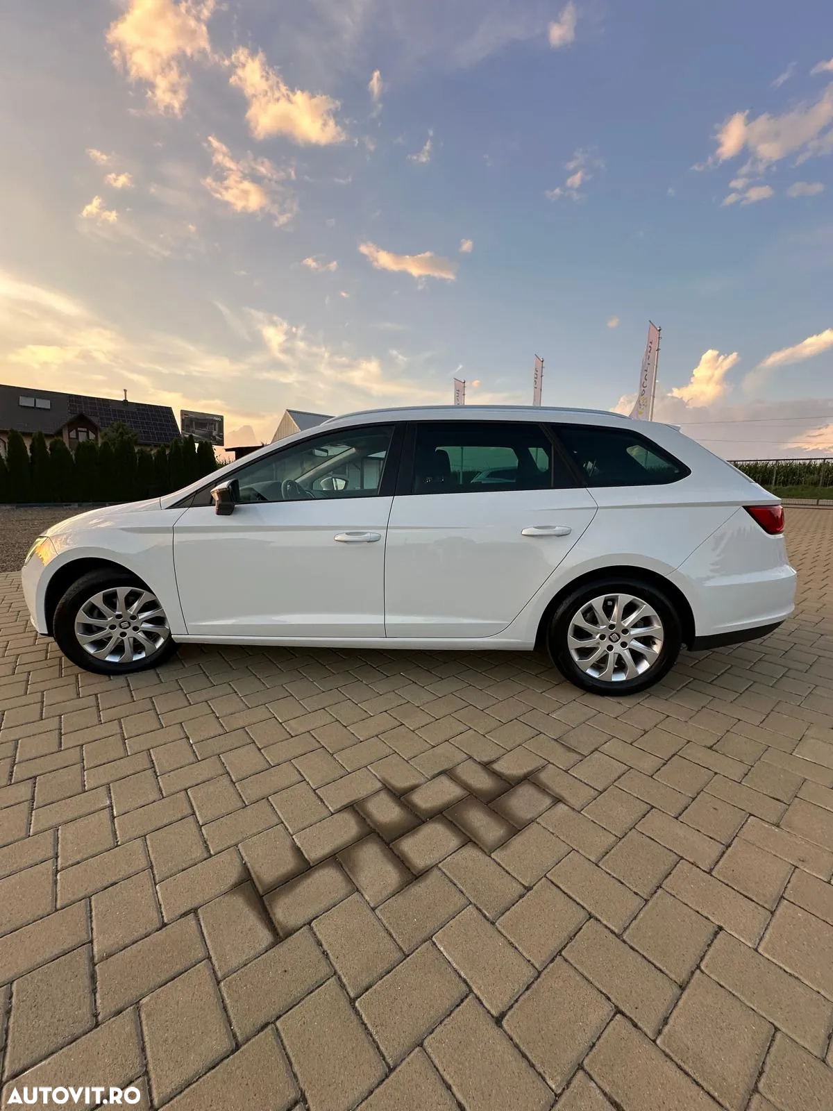 Seat Leon ST 1.6 TDI CONNECT - 11