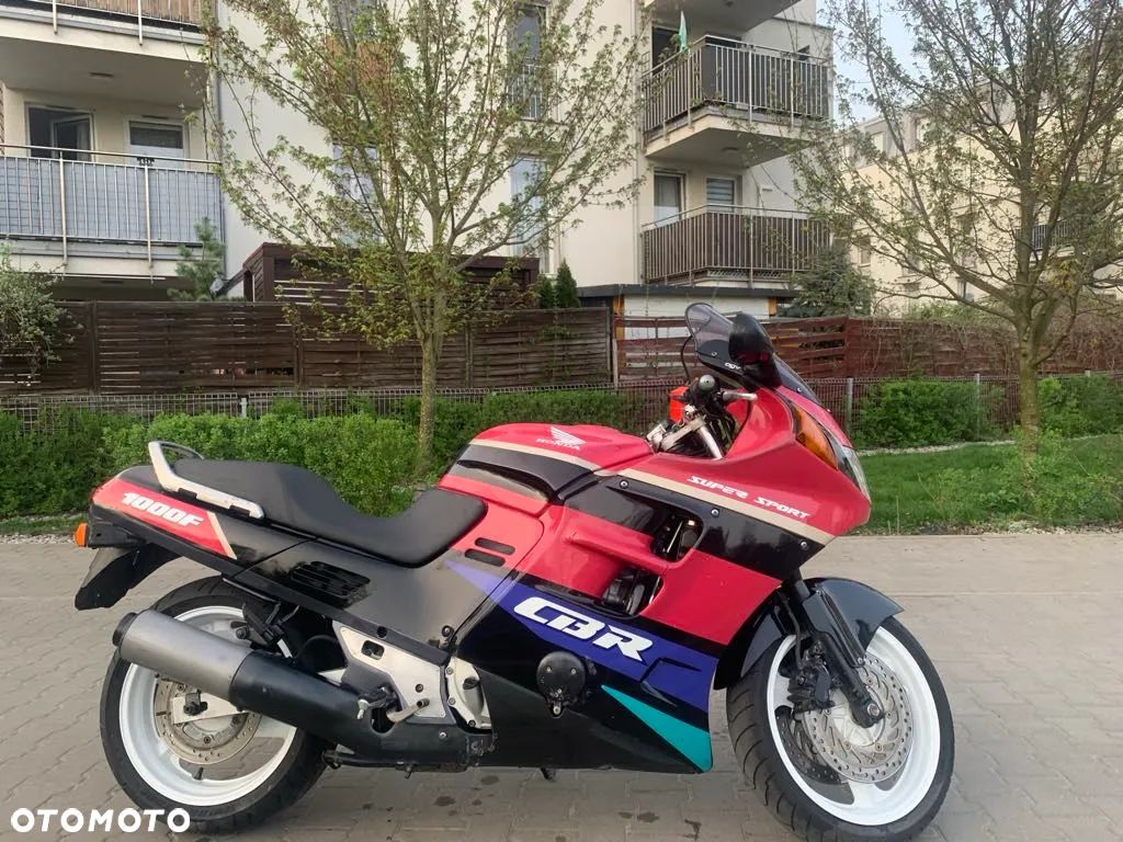 Honda CBR - 1