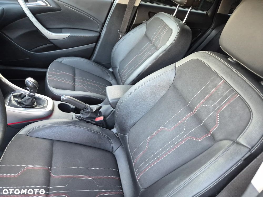 Opel Astra 1.4 Turbo - 11