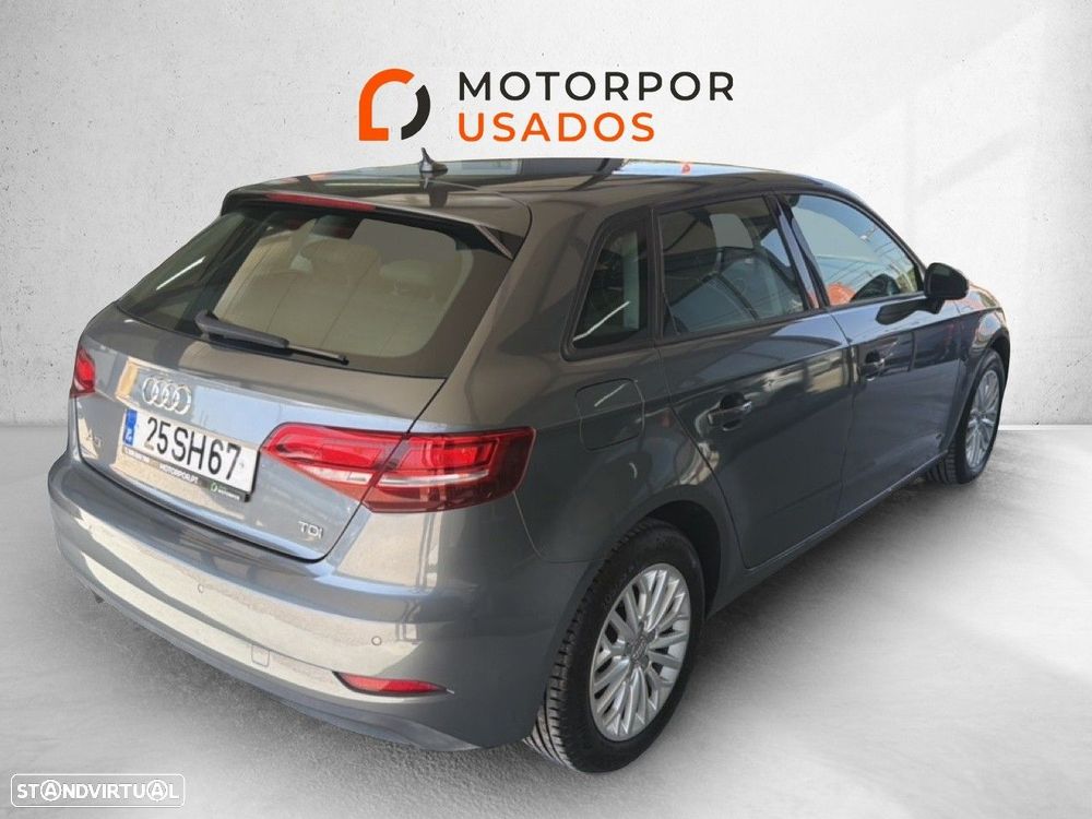 Audi A3 Sportback 1.6 TDI Attraction - 4