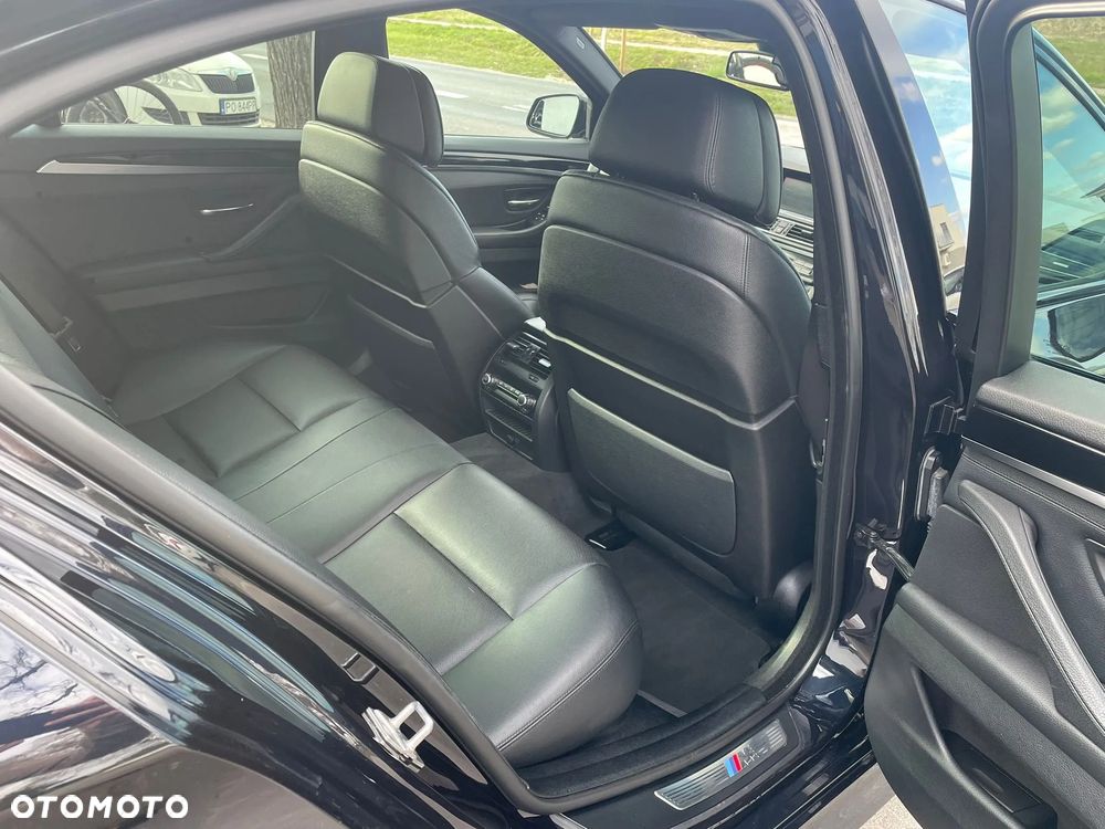 BMW Seria 5 550i Sport-Aut - 8