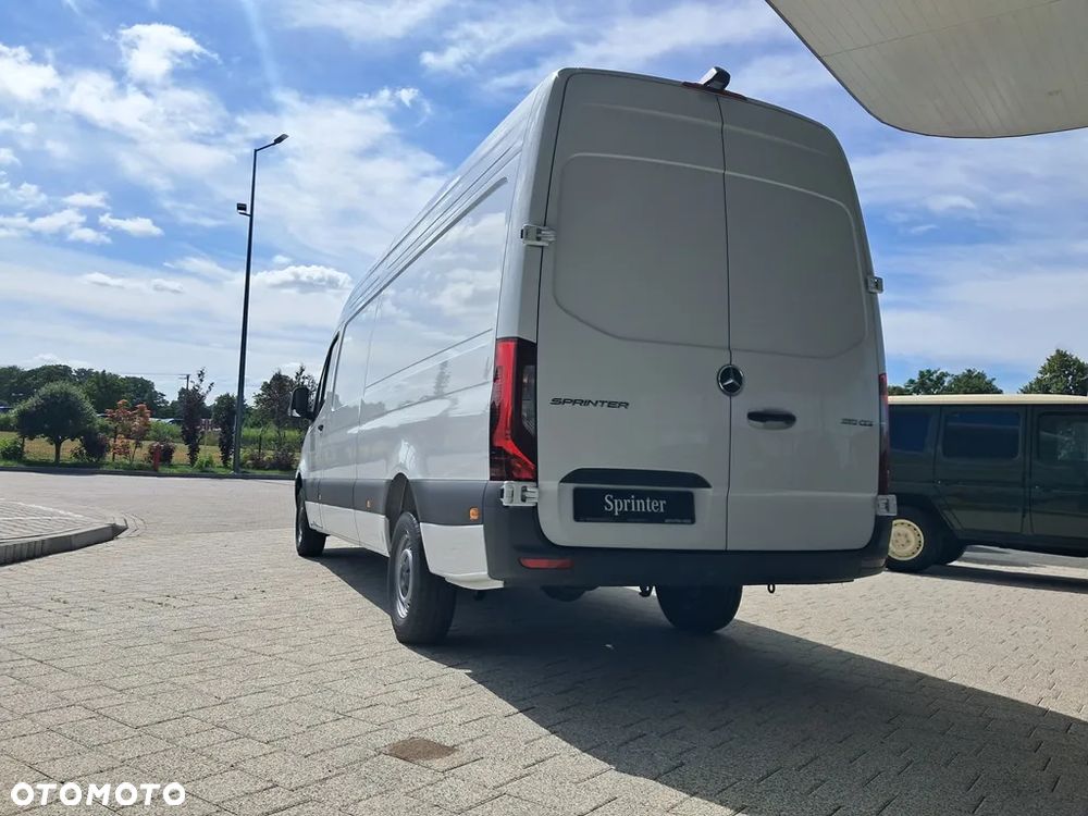 Mercedes-Benz Sprinter - 27