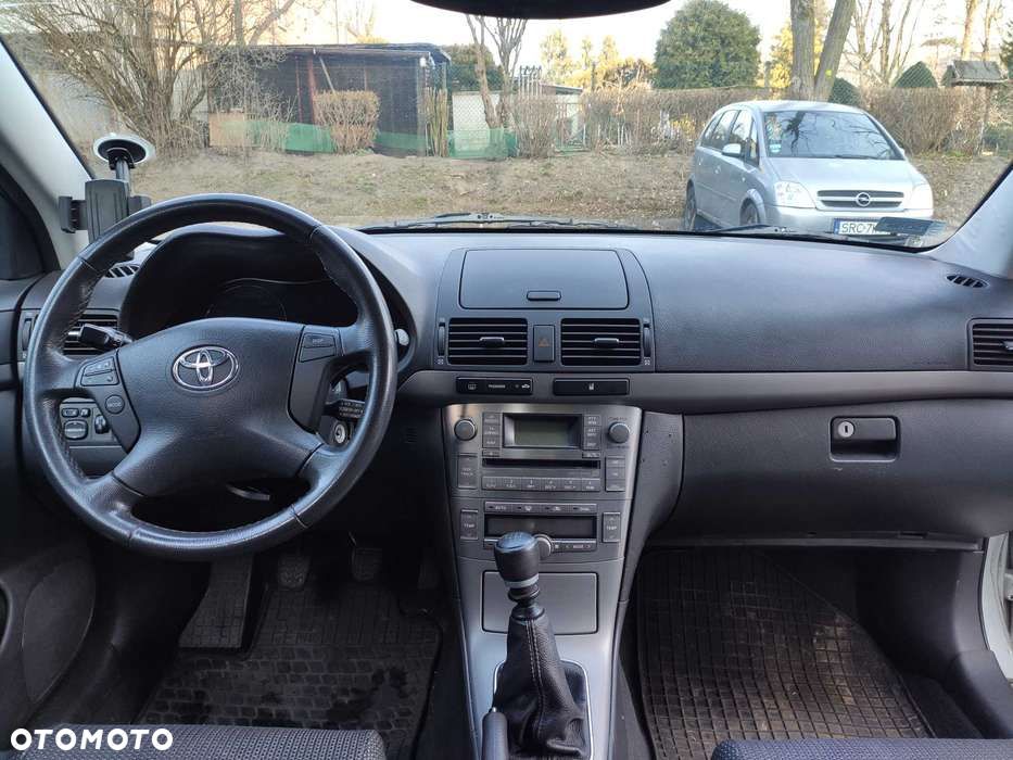 Toyota Avensis 2.0 D-4D - 3