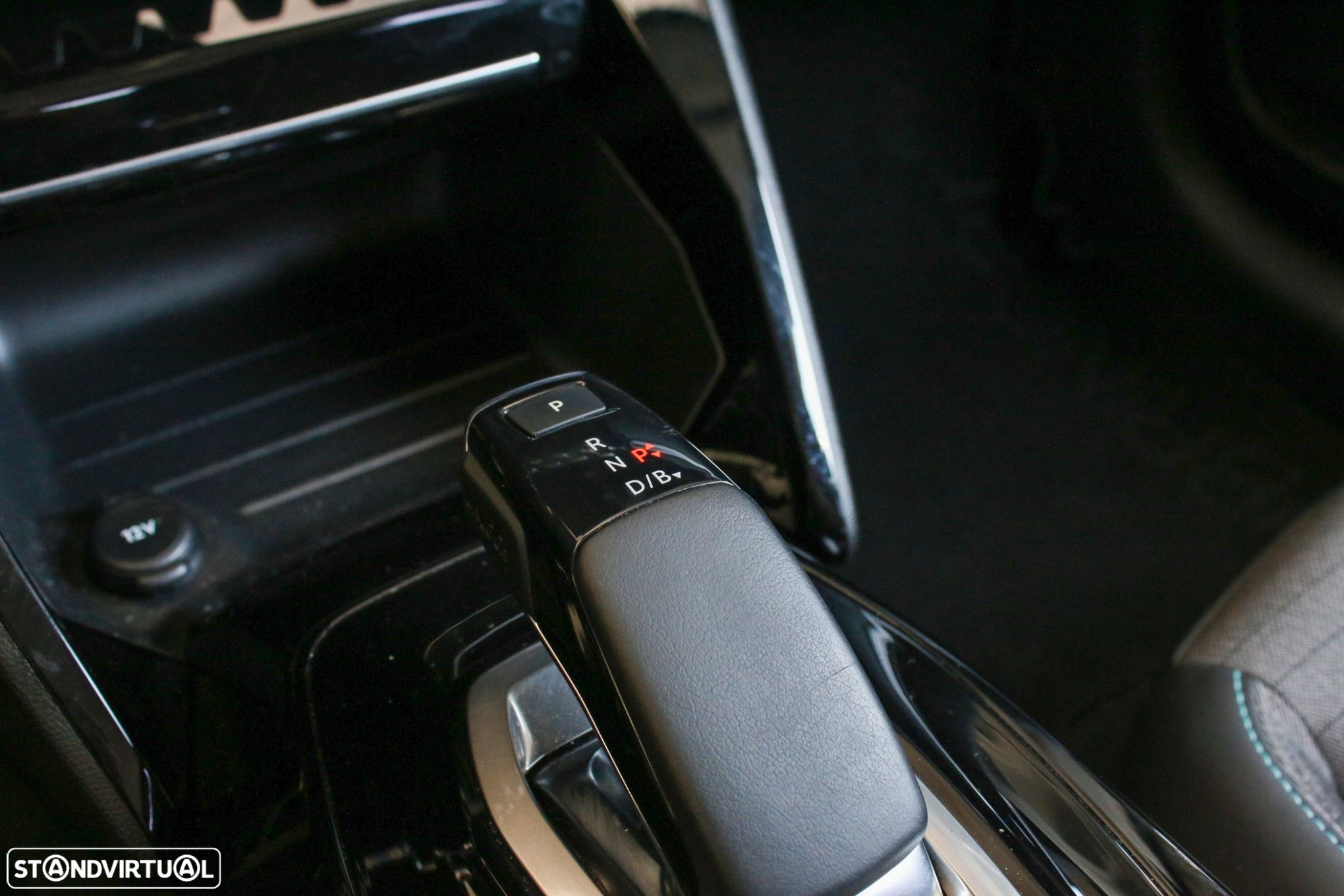 Peugeot e-208 Allure - 22