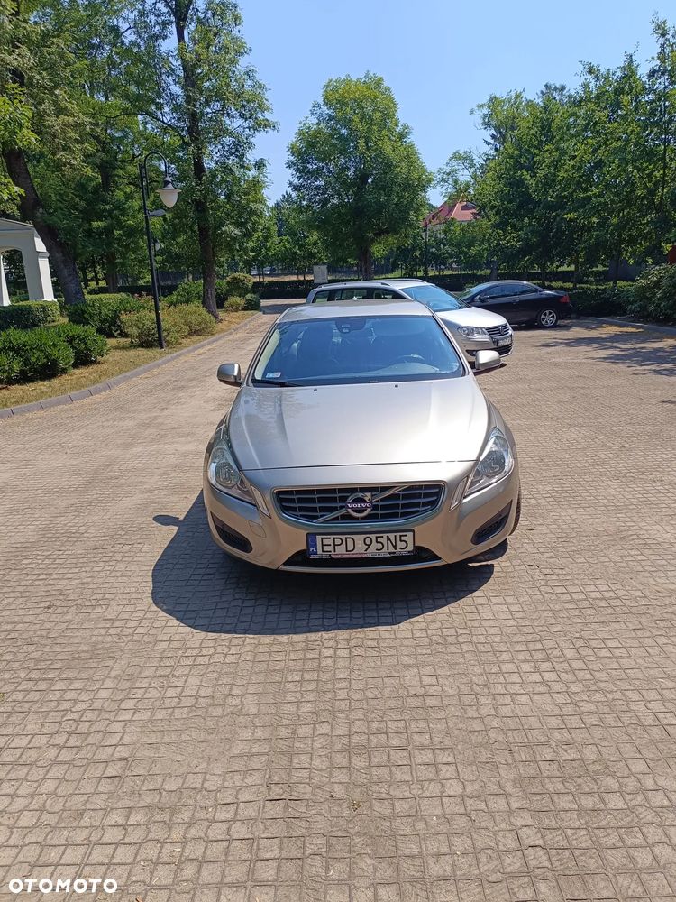 Volvo S60 T4 Momentum - 4
