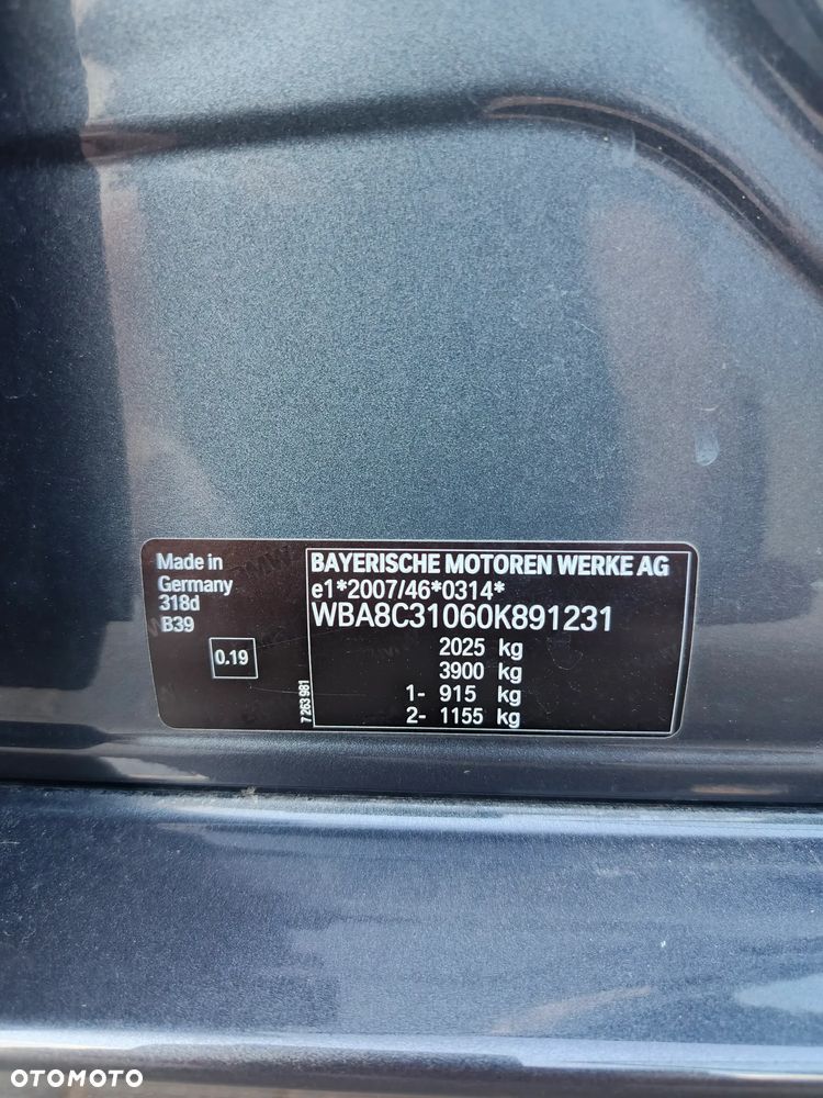 BMW Seria 3 318d - 27