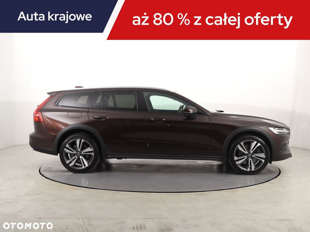Volvo V60 Cross Country - 8