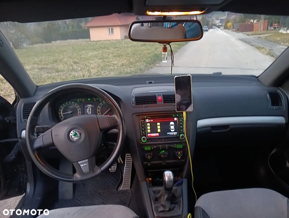 Skoda Octavia 2.0 TSI RS - 12