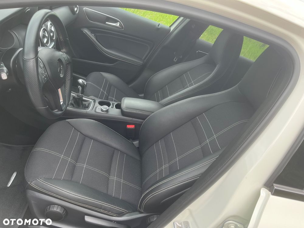 Mercedes-Benz Klasa A 180 Activity Edition - 14