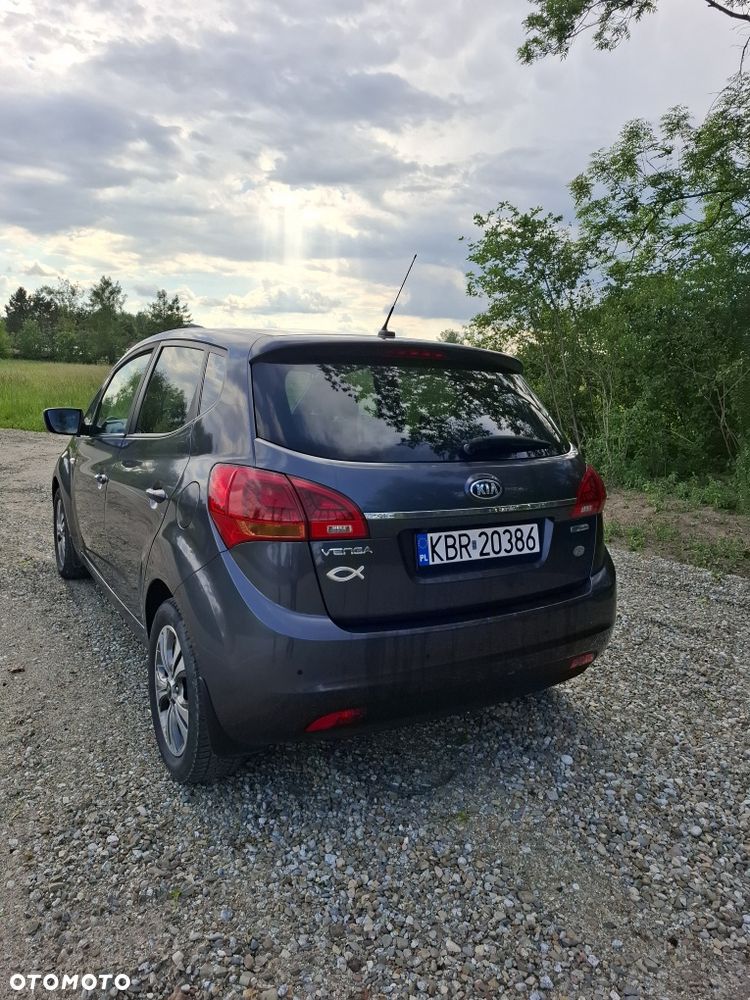 Kia Venga - 4