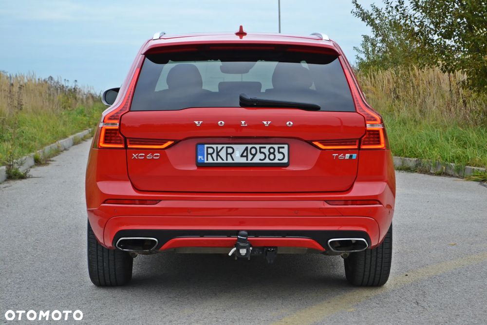 Volvo XC 60 T5 AWD R-Design - 8