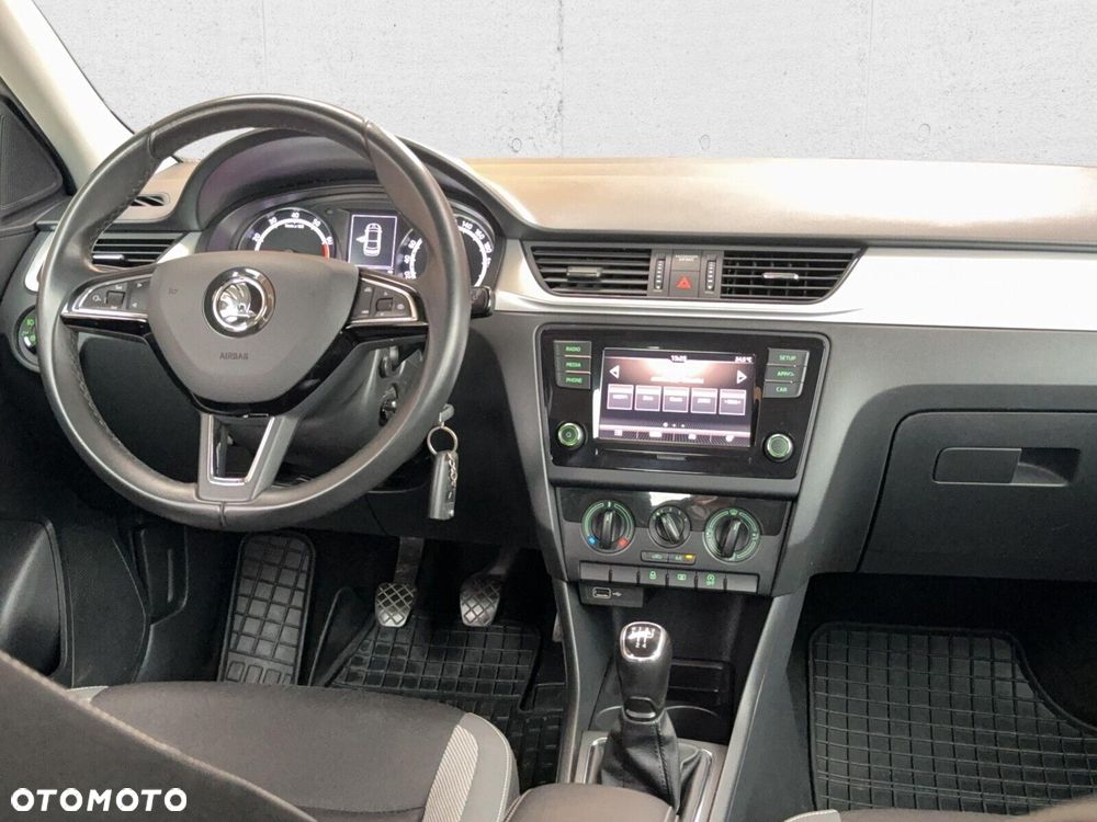 Skoda RAPID - 18