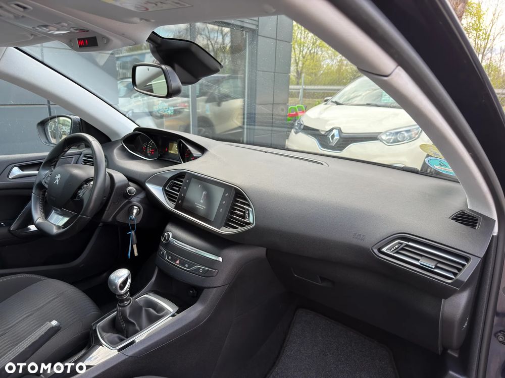 Peugeot 308 1.6 BlueHDi Allure S&S - 9