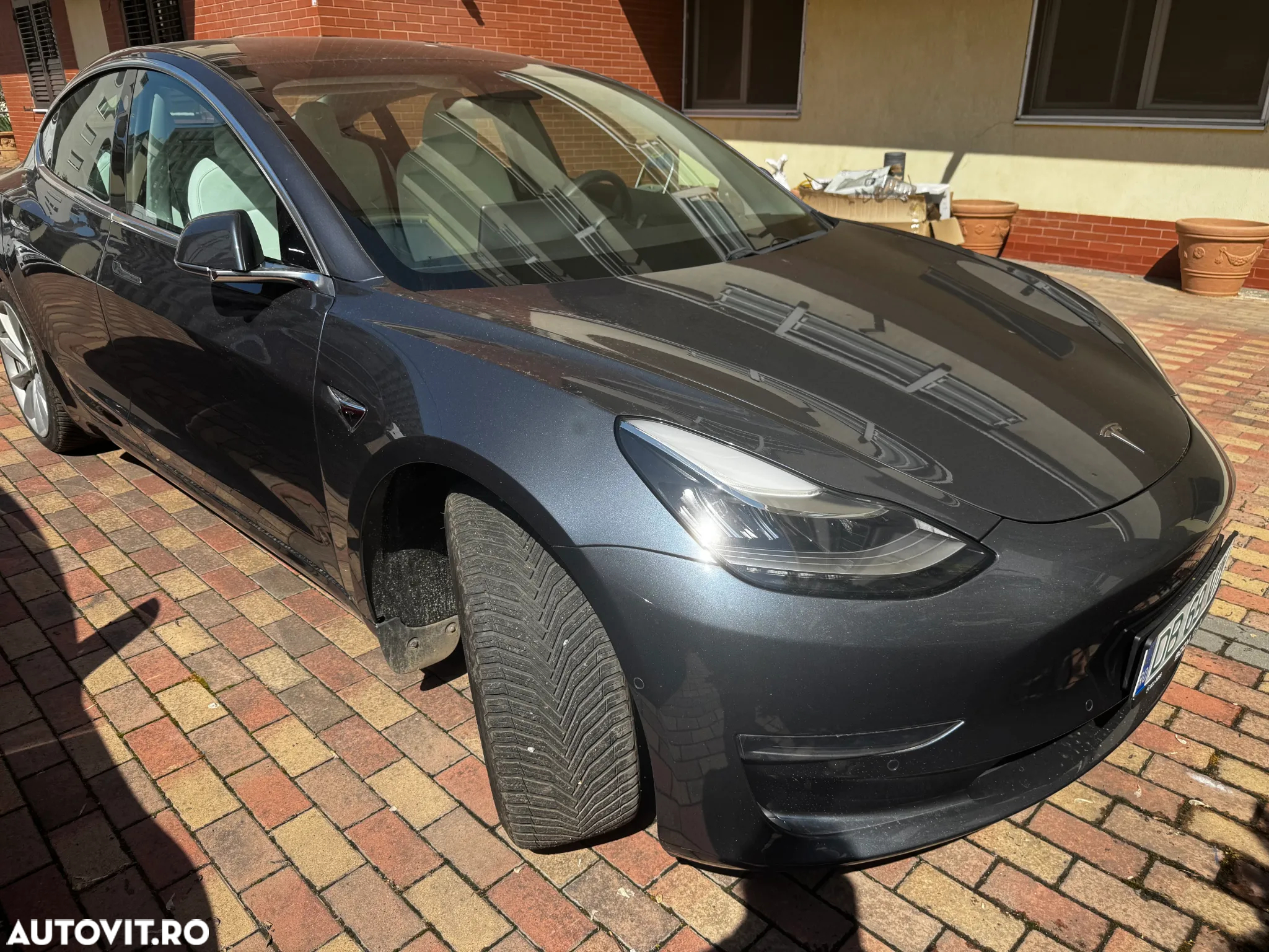 Tesla Model 3 - 4