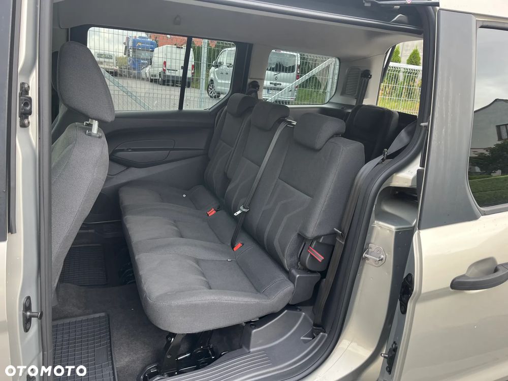 Ford Tourneo Connect - 11