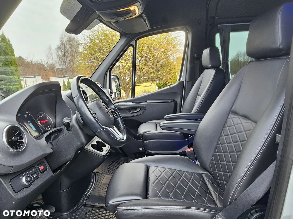 Mercedes-Benz Sprinter - 24