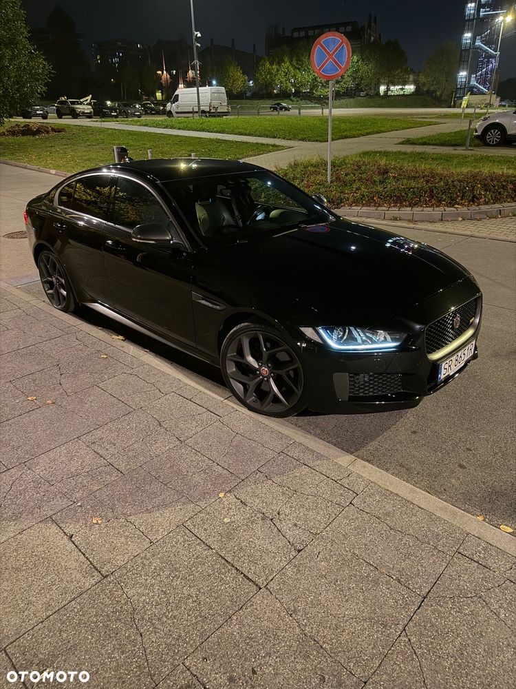 Jaguar XE 2.0 P300 AWD 300 Sport - 25