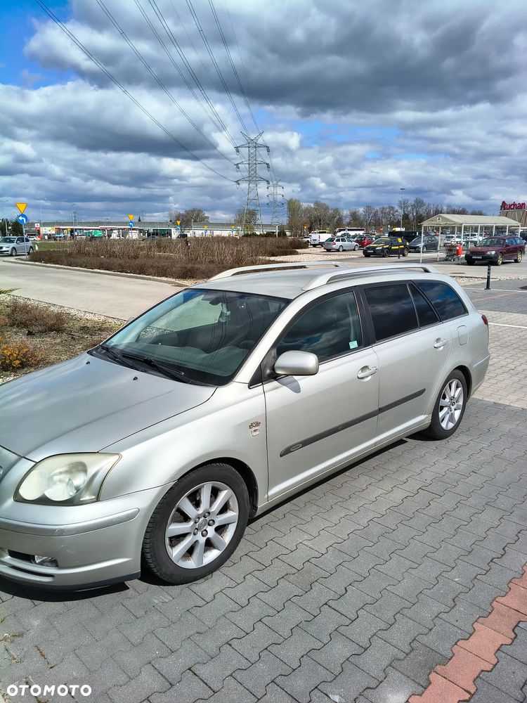 Toyota Avensis 2.0 D-4D High - 3
