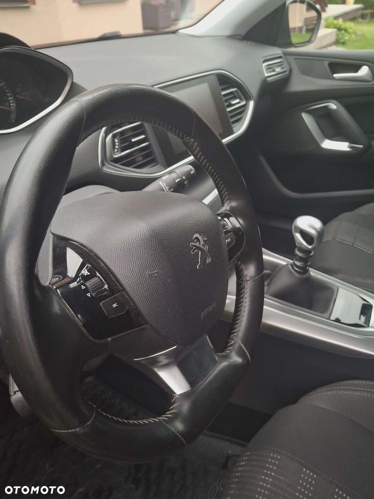 Peugeot 308 1.2 PureTech Allure S&S - 12