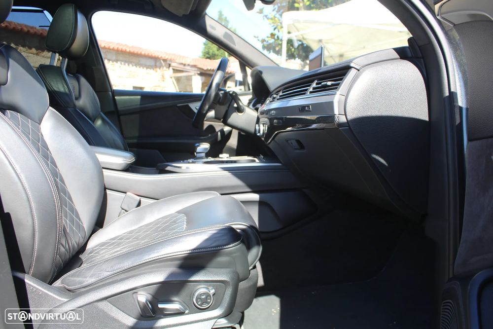 Audi SQ7 4.0 TDI V8 quattro Tiptronic - 24