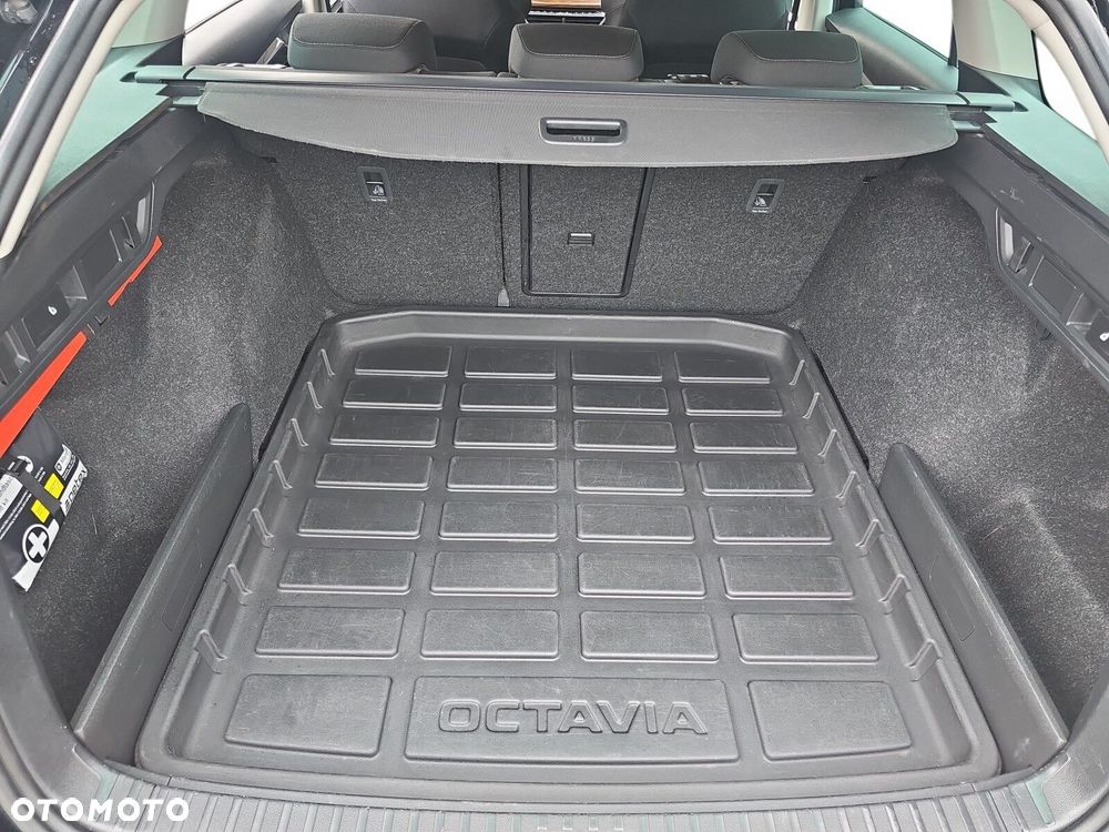Skoda Octavia 2.0 TSI 4x4 Scout DSG - 10