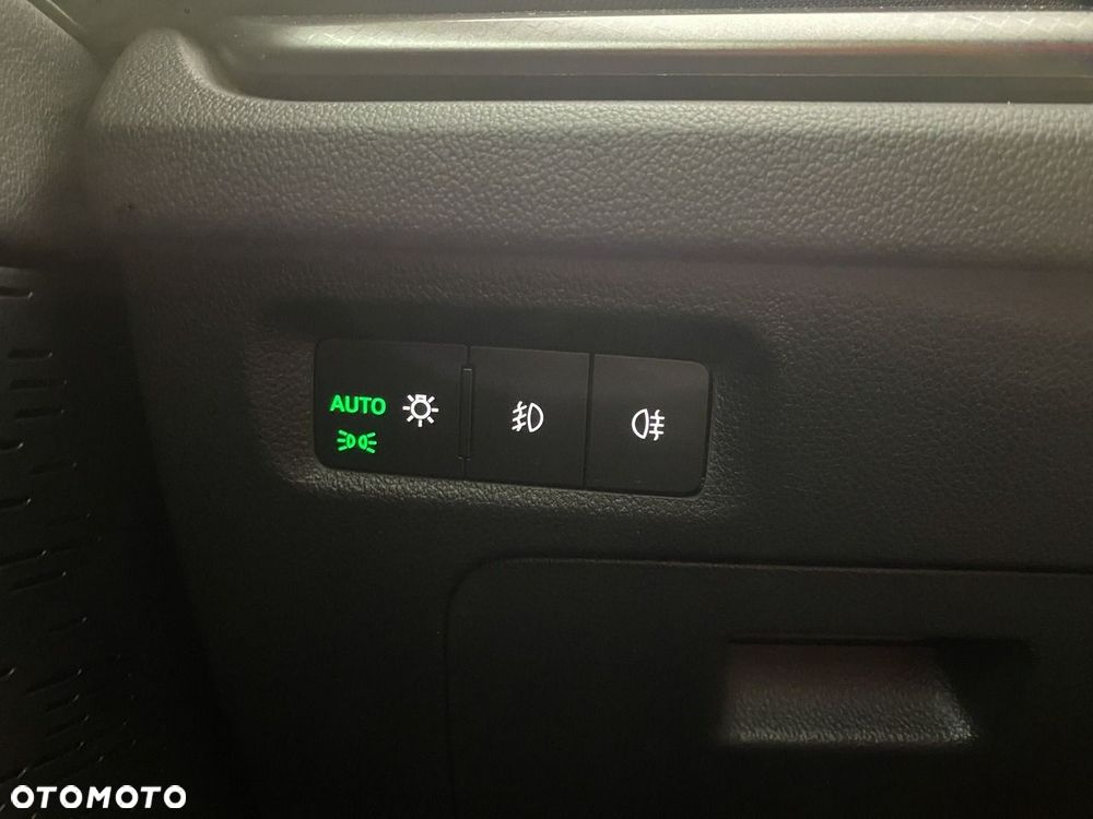 Skoda Octavia 2.0 TDI Ambition DSG - 28