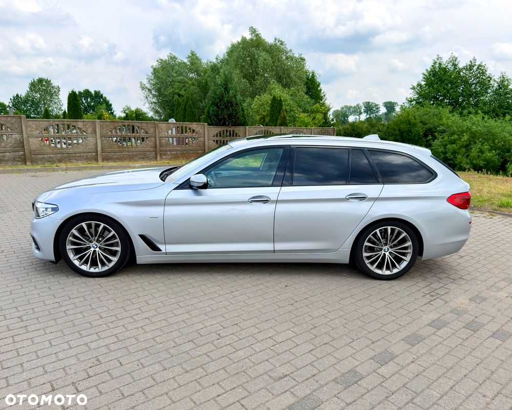 BMW Seria 5 520d Sport Line - 2